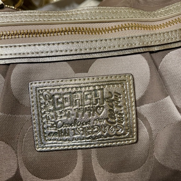 Gorgeous Coach Poppy Golden Glam Tote - Picture 5 of 12